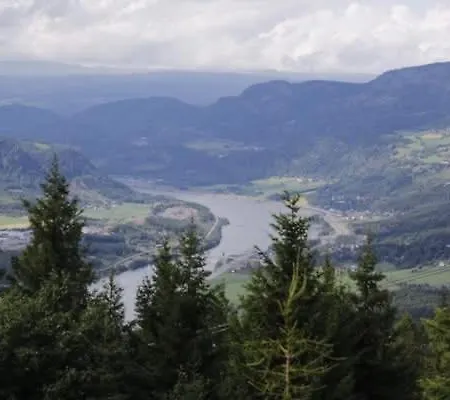 Nyt Hosten Pa Toppen Av Hafjell Øyer